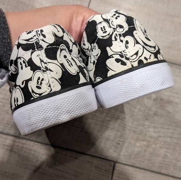 Disney Mickey Mouse Sneakers Black  & White Canvas Size 7 Womens Low Top Lace-Up - Picture 7 of 9
